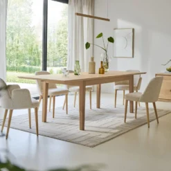 Chaise bouclette pieds bois Maxine