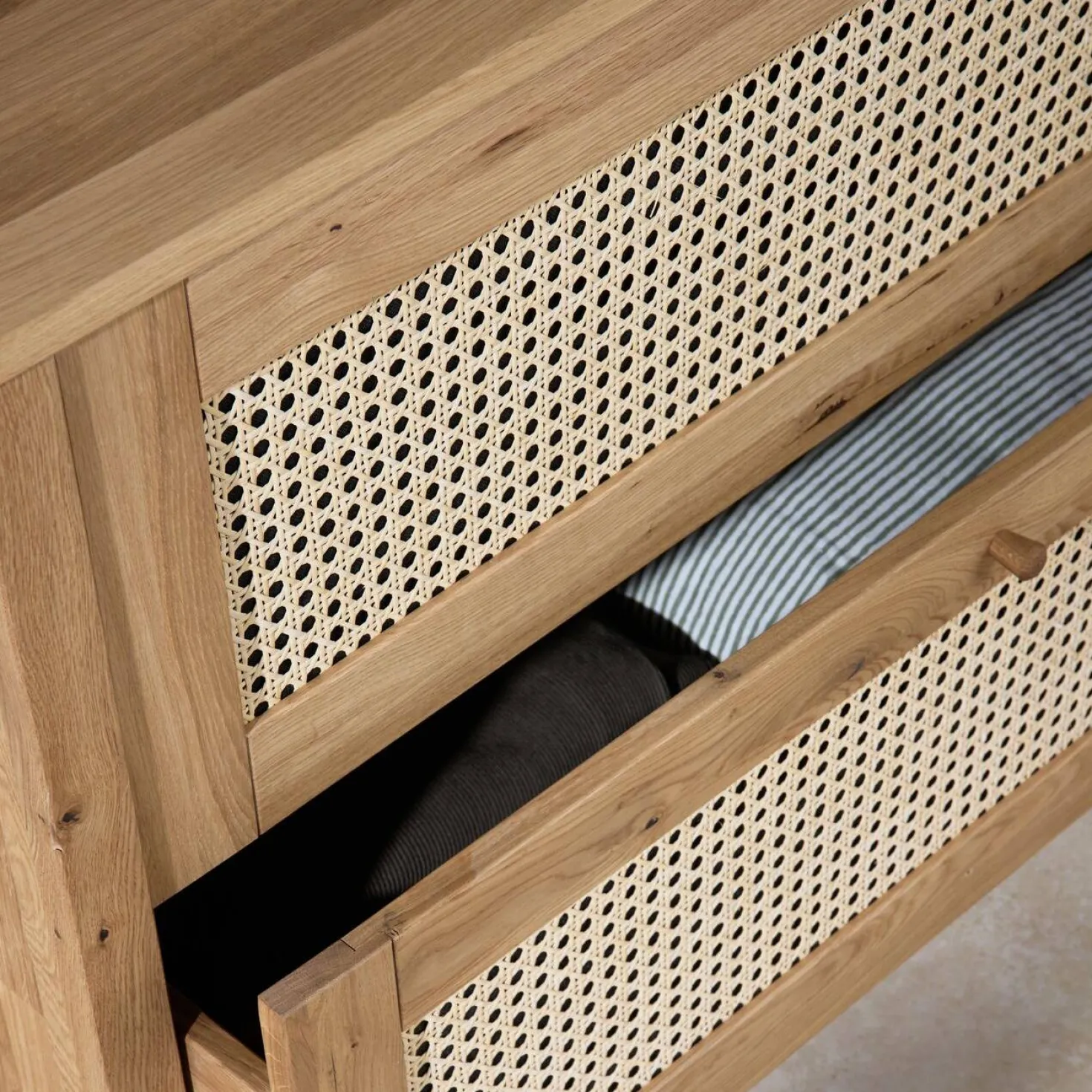 Commode chêne massif 2 tiroirs Capucine