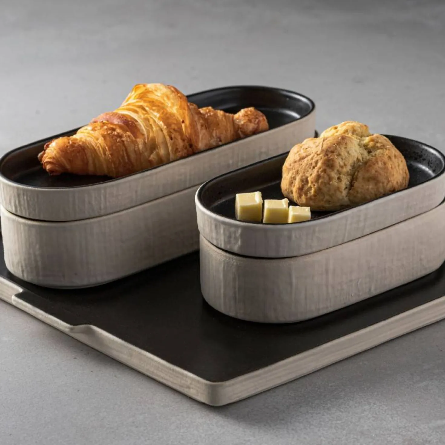 COSTA NOVA Plateau creux ovale grès déco 25 cm Notos