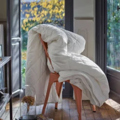 Couette tempérée 90%duvet de canard et enveloppe coton percale Camélia