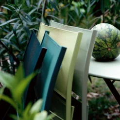 FERMOB Lot de 2 Chaises Pliantes Plein Air Toile Stéréo et en Acier
