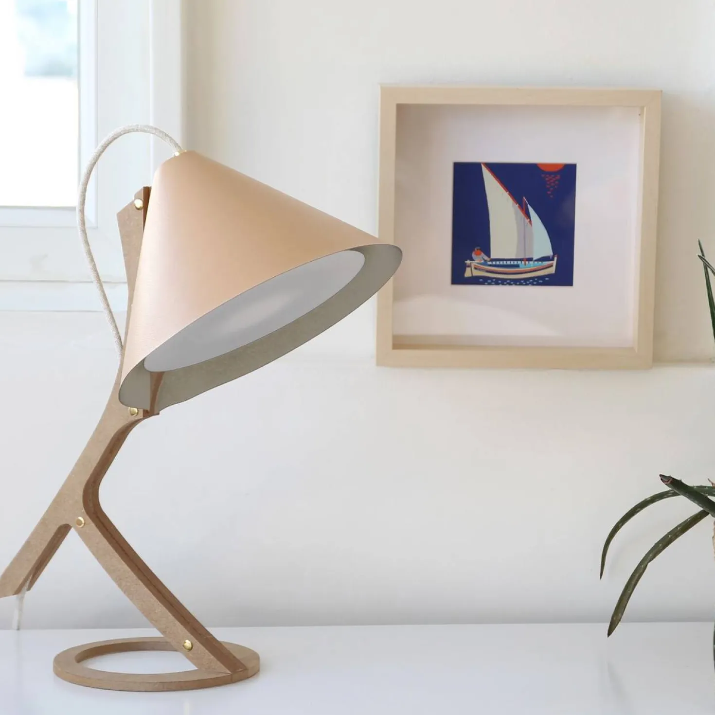 Lampe à poser Silence cuir beige