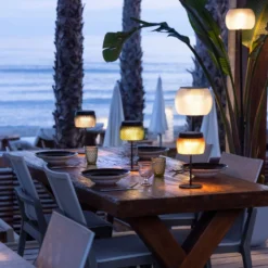 LES JARDINS LOLIE - Lampe de table H 28 cm solaire & rechargeable 200 LM maille AMBRE