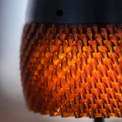 LES JARDINS LOLIE - Lampe de table H 28 cm solaire & rechargeable 200 LM maille AMBRE