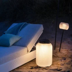 LES JARDINS LOLIE - Lanterne lestée à poser H 47,5 cm solaire & rechargeable 300 LM maille CRISTAL