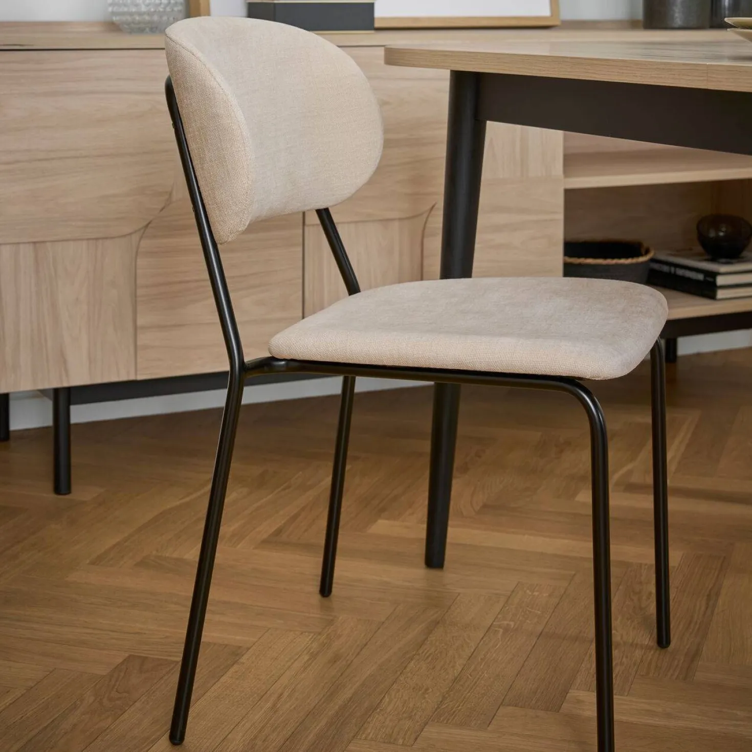 Lot de 2 chaises tissu pieds métal Sofia