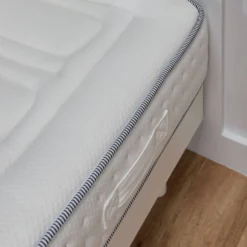 Matelas mousse haute résilience avec mémoire de forme épaisseur 25cm Edouard