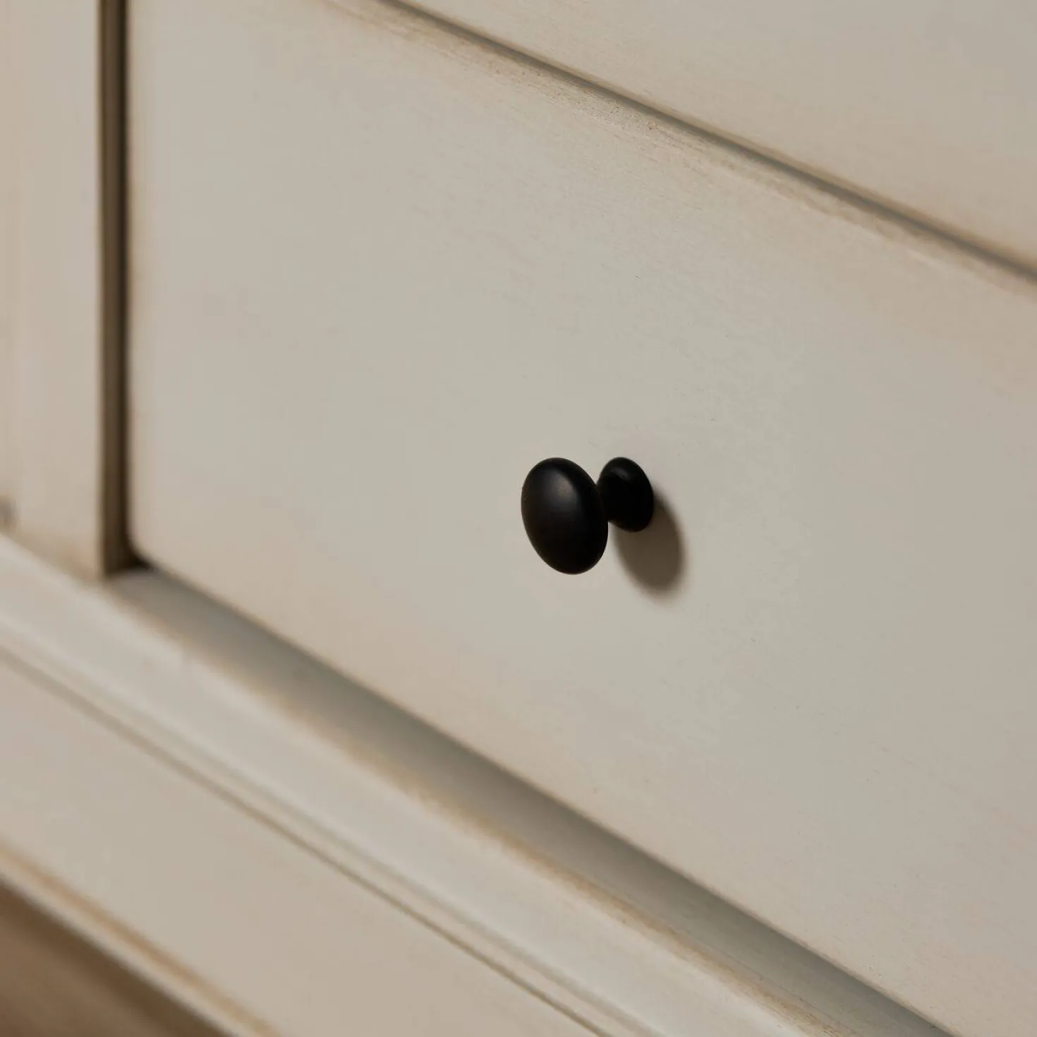Meuble TV bois massif 2 portes 3 tiroirs Embellie