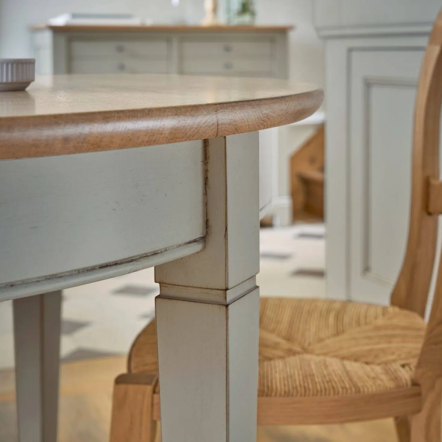 Table à manger ronde extensible bois massif 4 à 8 personnes Embellie